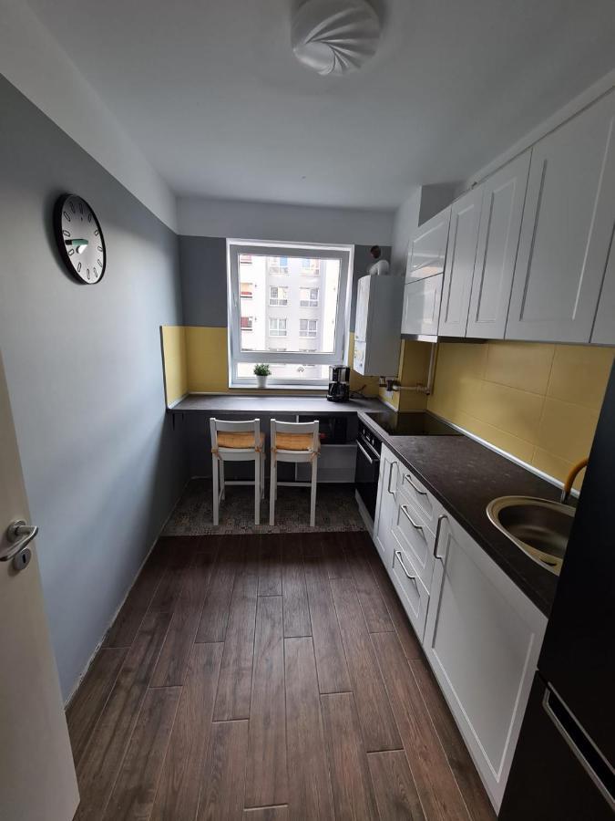 Garsoniera Zebra Apartment Брашов Екстериор снимка